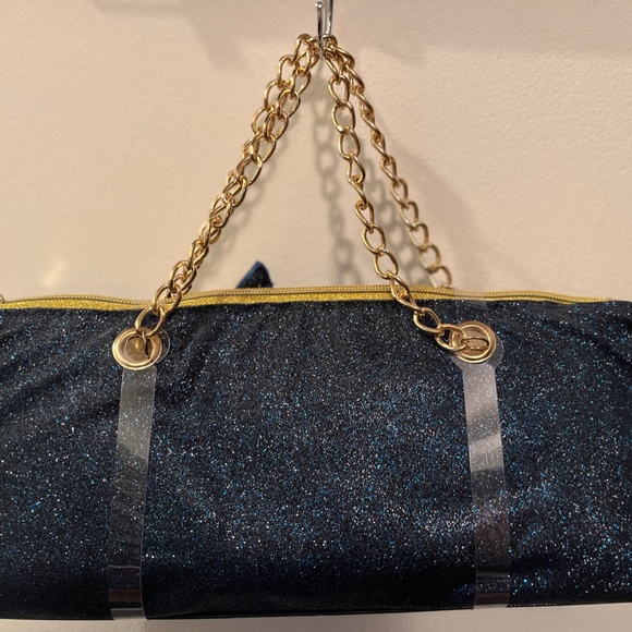 Wine Travel Clutch - Picture 2 of 5